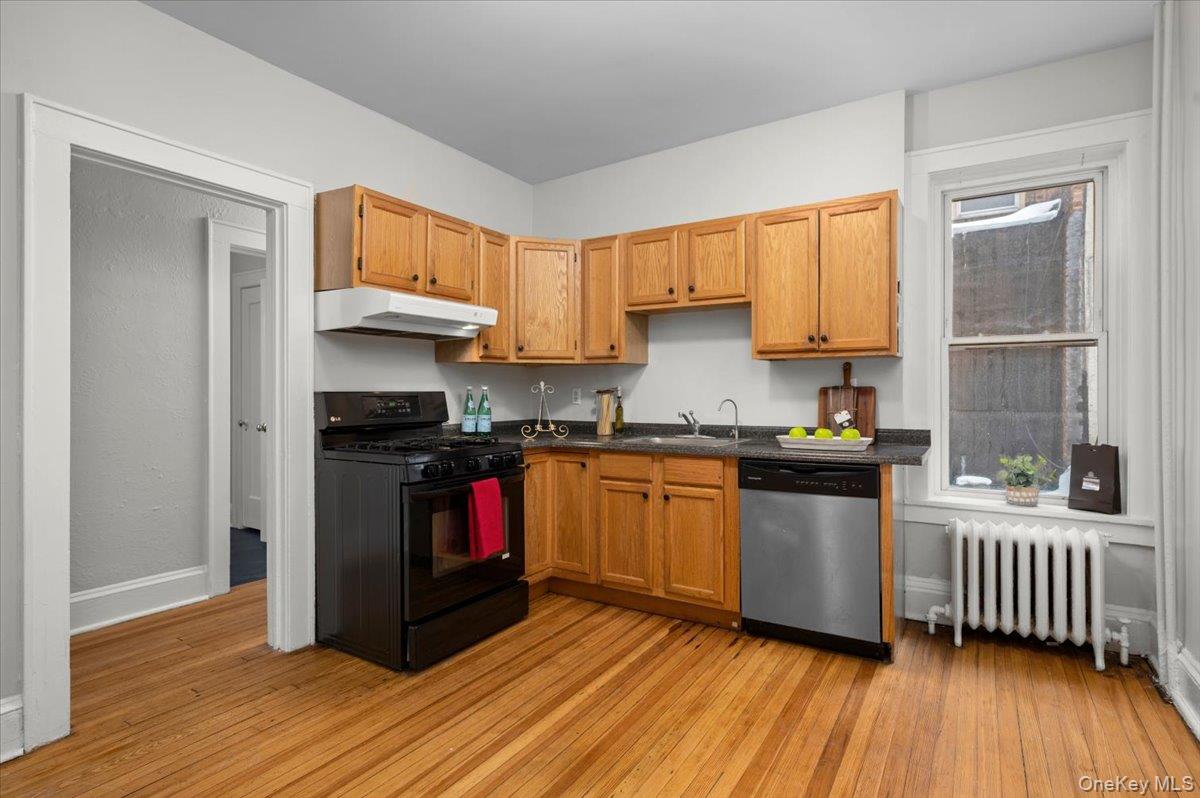 #2 photo, 548 Warburton Avenue, Hastings-on-Hudson , NY 10706