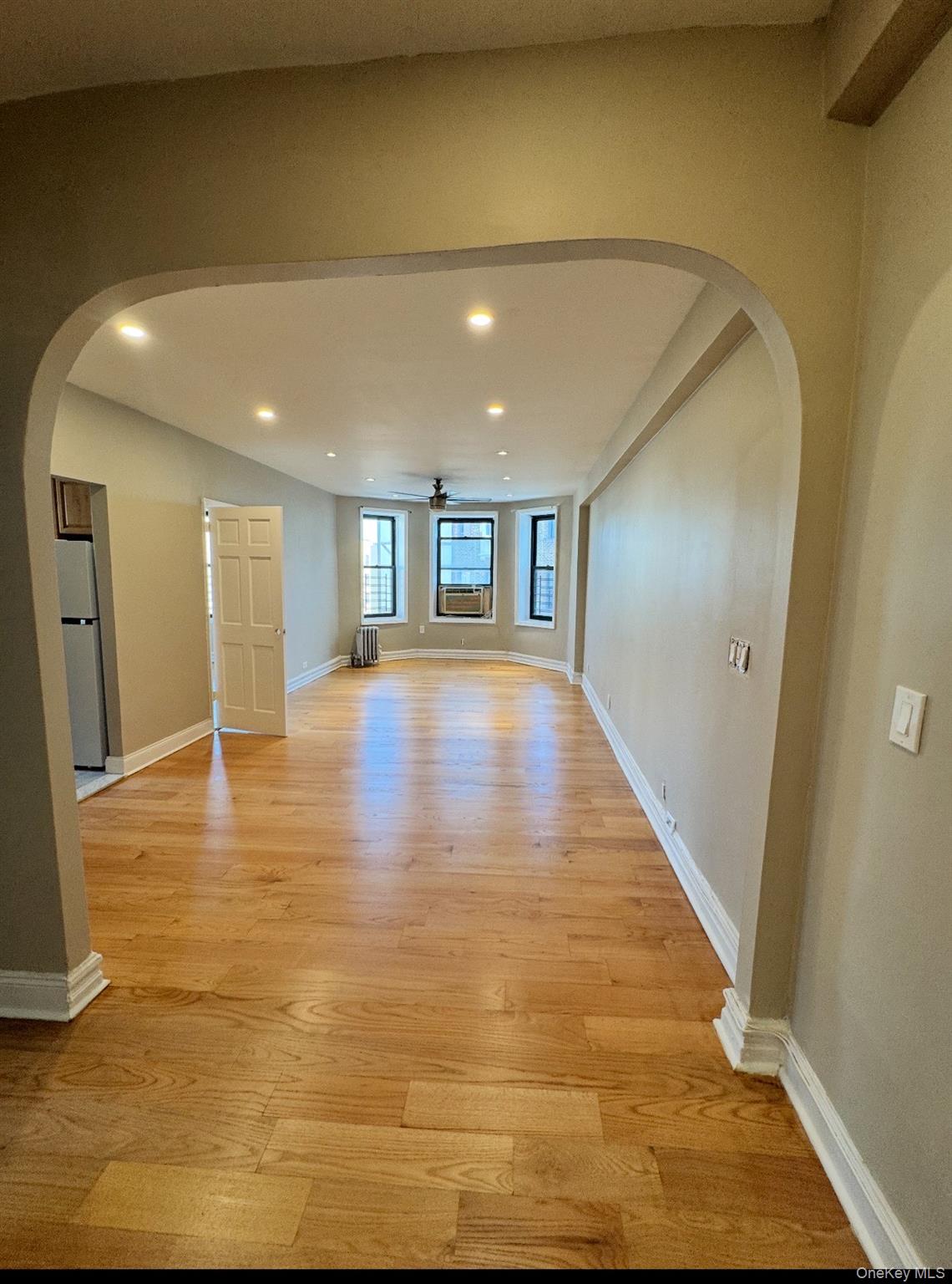 #1 photo, 754 Brady Avenue, Bronx , NY 10462