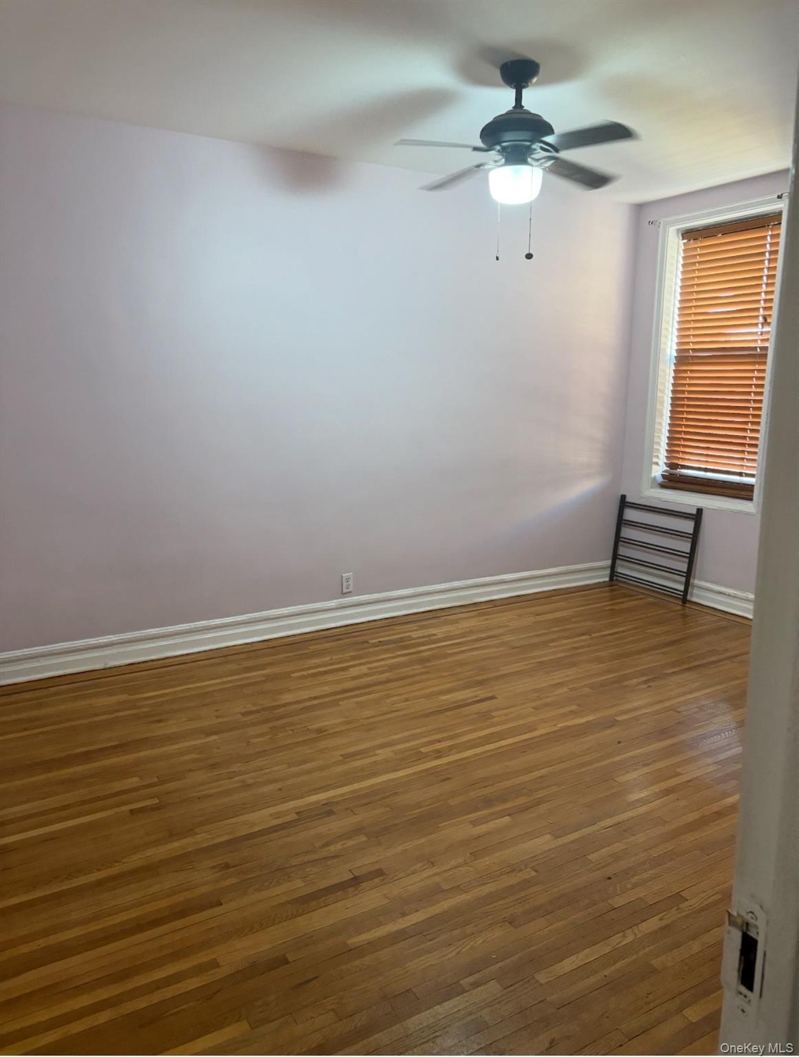 #5 photo, 754 Brady Avenue, Bronx , NY 10462