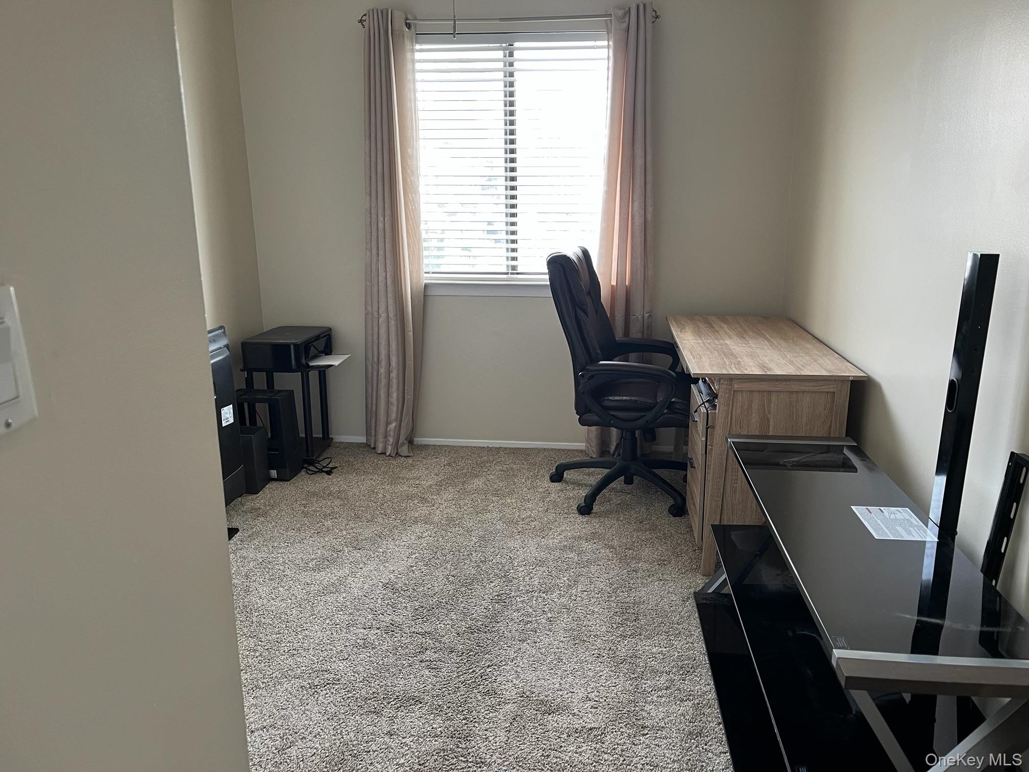 #9 photo, 1790 Front Street, 롱 아일랜드 East Meadow , NY 11554