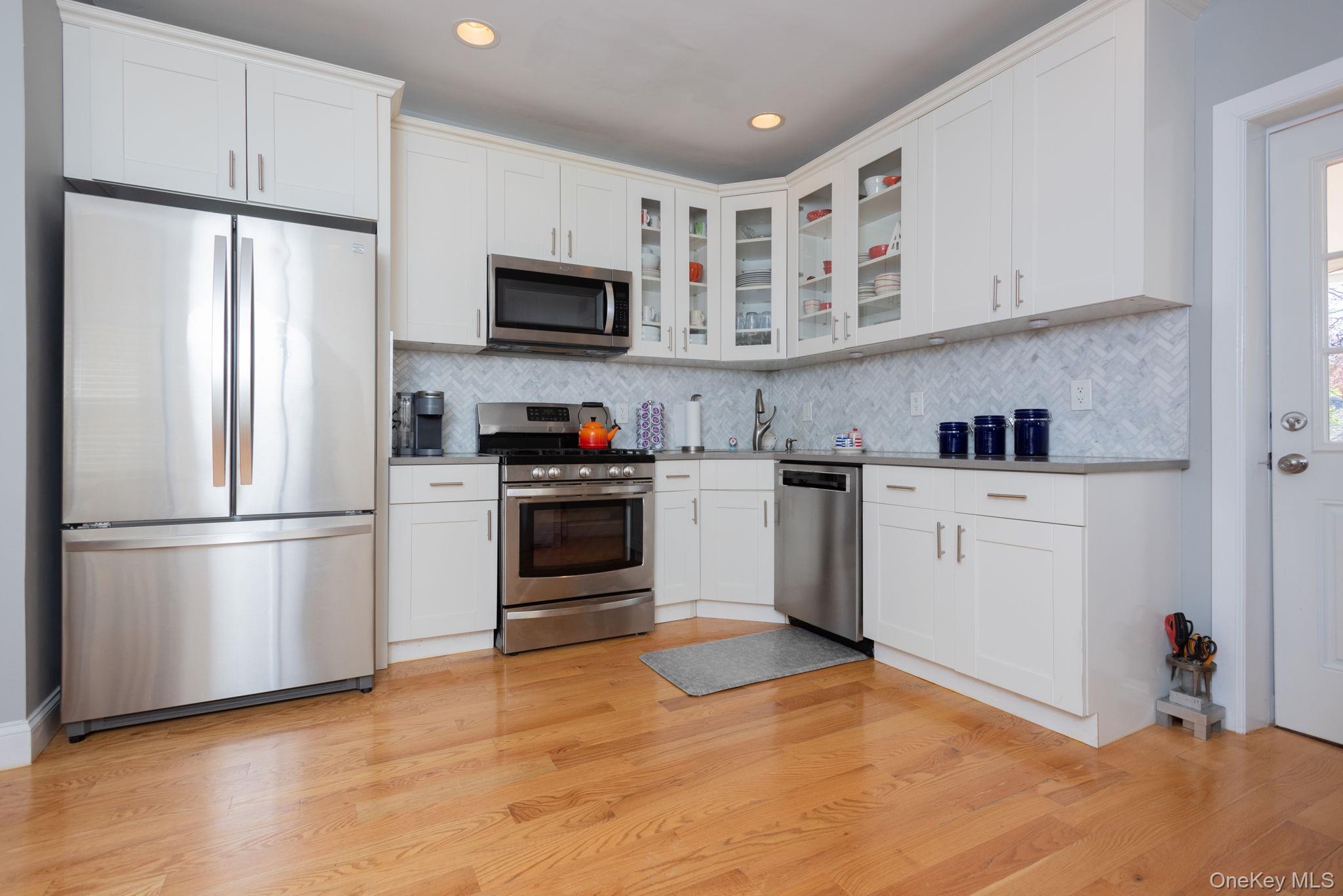 #2 photo, 360 W 262nd Street, Бронкс ‖ Bronx , NY 10471