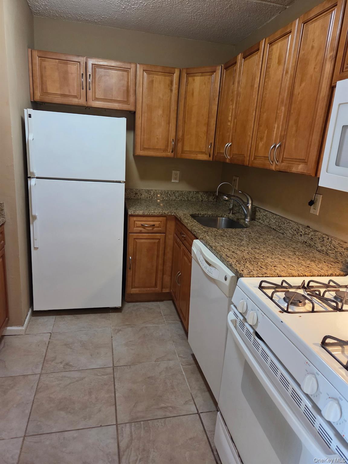 #9 photo, 2 Consulate Drive, Eastchester , NY 10707