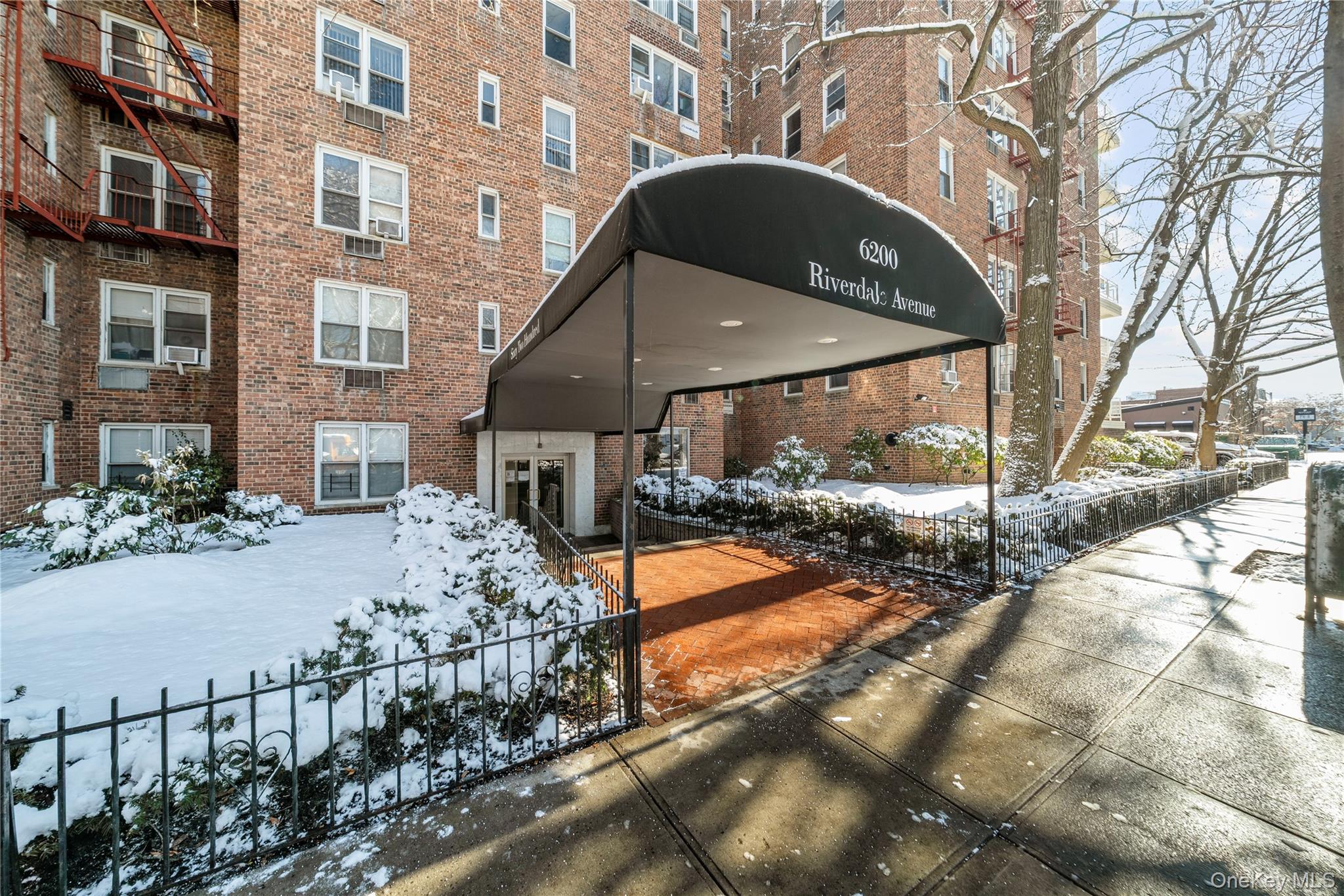 #2 photo, 6200 Riverdale Avenue, 브롱크스 Bronx , NY 10471