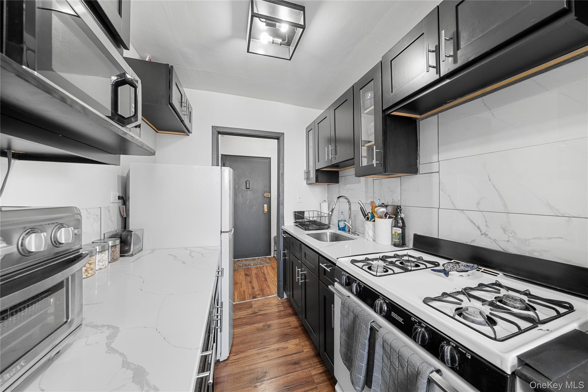 #9 photo, 6200 Riverdale Avenue, 브롱크스 Bronx , NY 10471