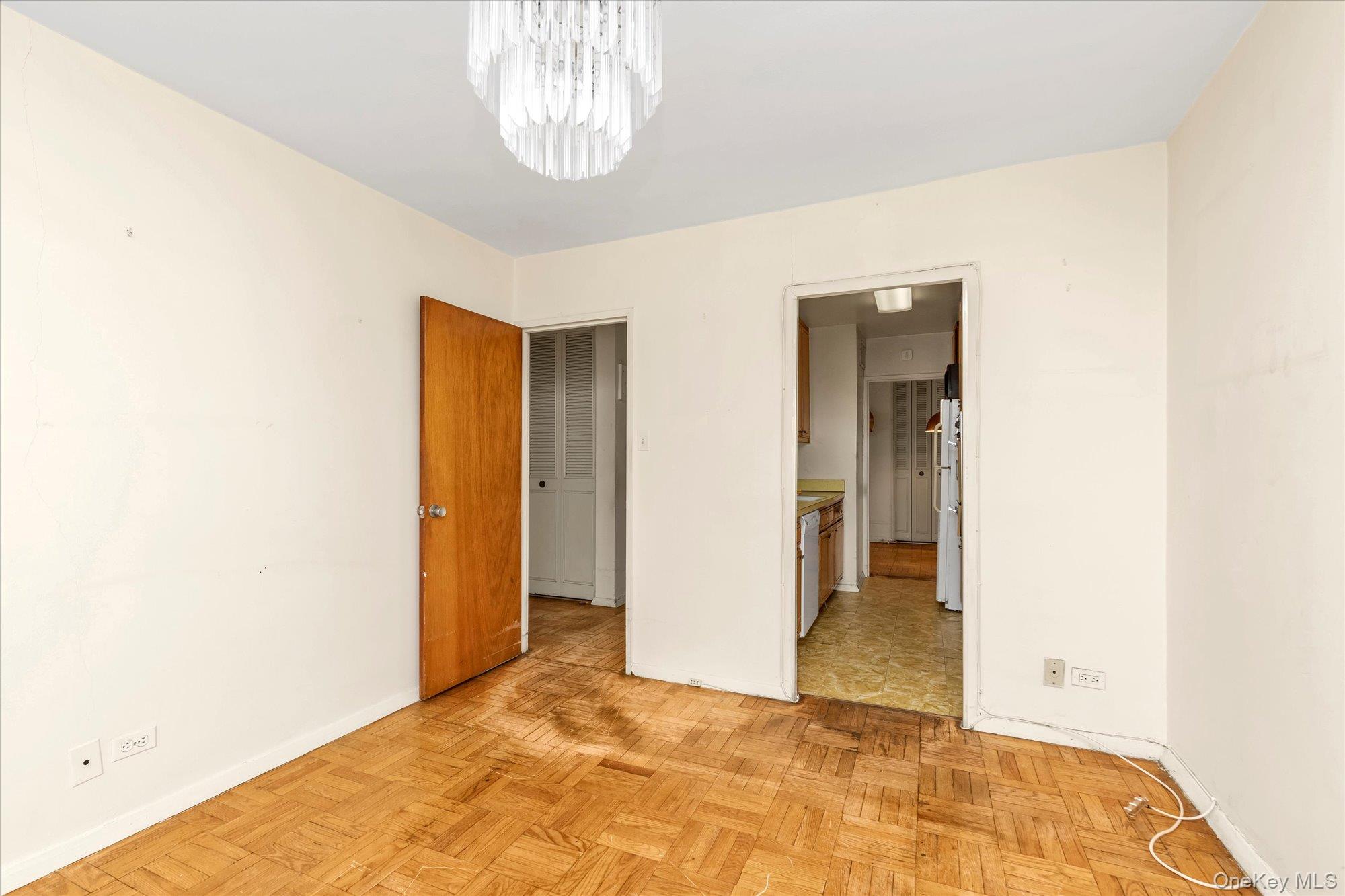 #12 photo, 66-36 Yellowstone Boulevard, Forest Hills , NY 11375