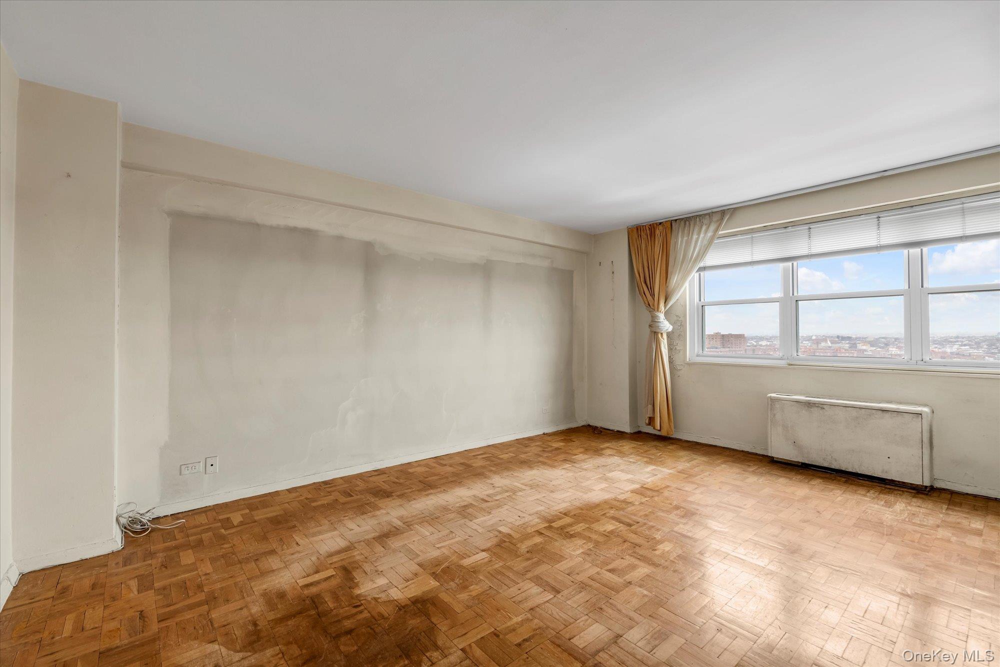 #9 photo, 66-36 Yellowstone Boulevard, Forest Hills , NY 11375