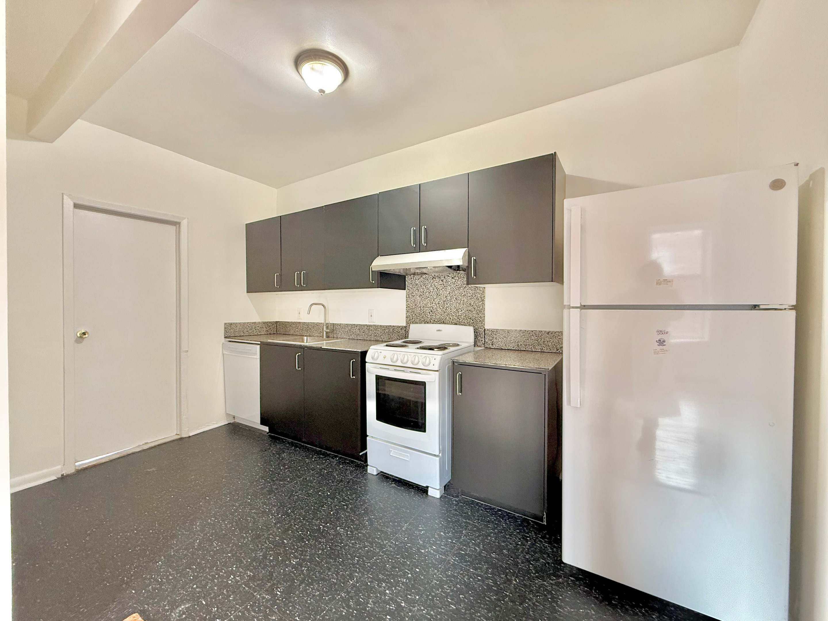 #13 photo, New York City, Hamilton Heights , NY 10031