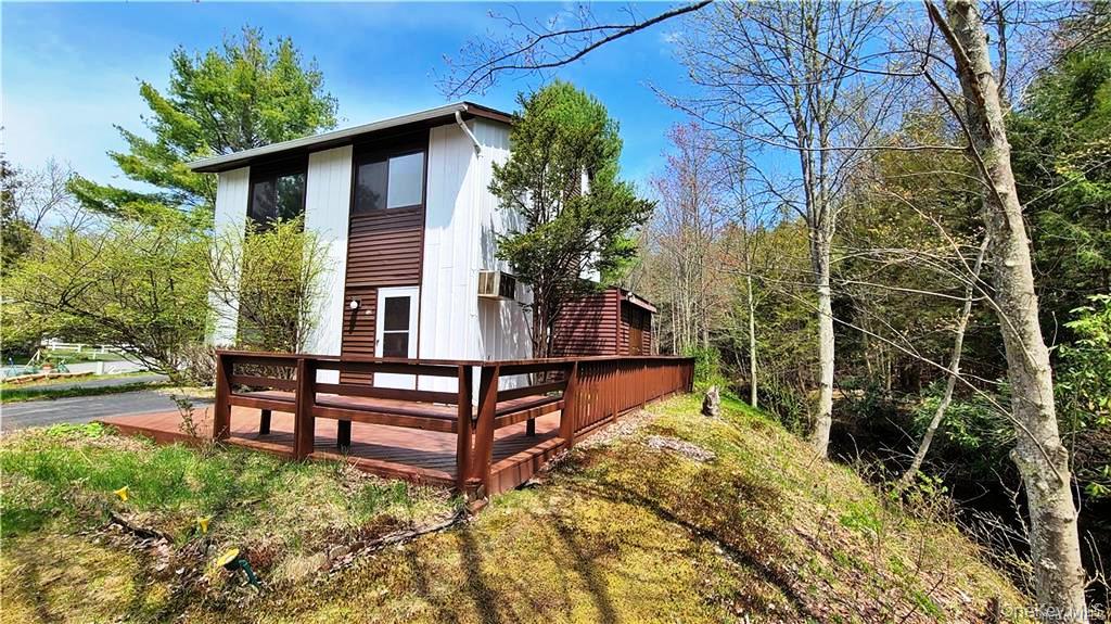 #1 photo, 52 Medallion Road, Kiamesha Lake , NY 12751