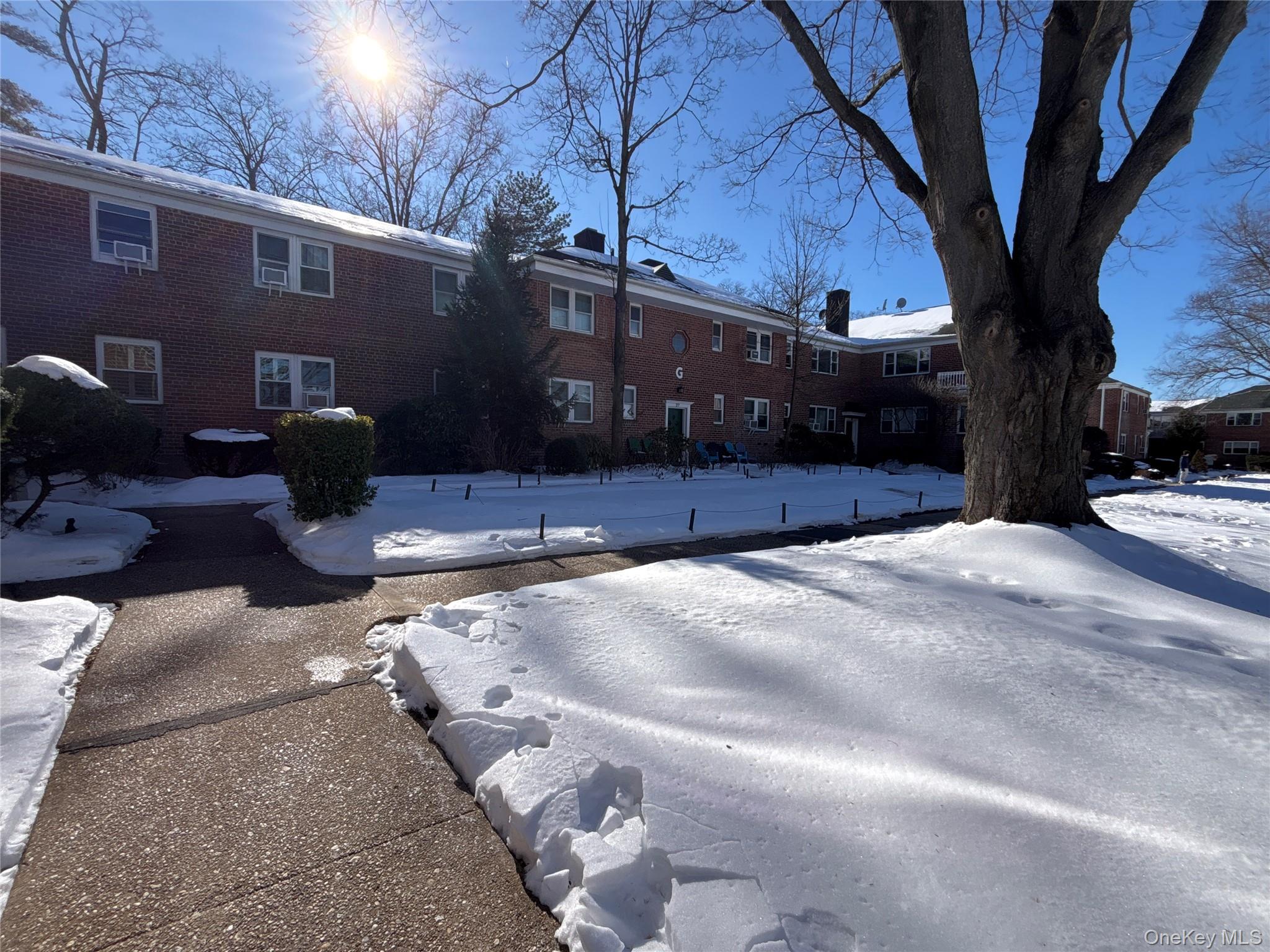 #1 photo, 25 Dolphin Green, नासाउ काउंटी Port Washington , NY 11050