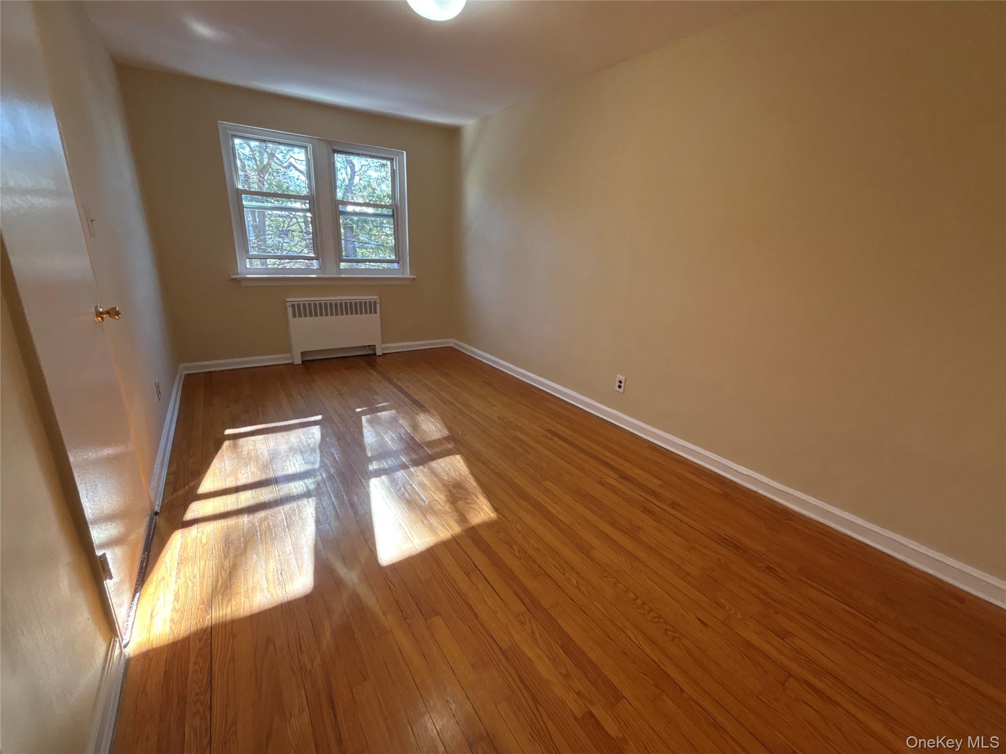 #11 photo, 25 Dolphin Green, नासाउ काउंटी Port Washington , NY 11050