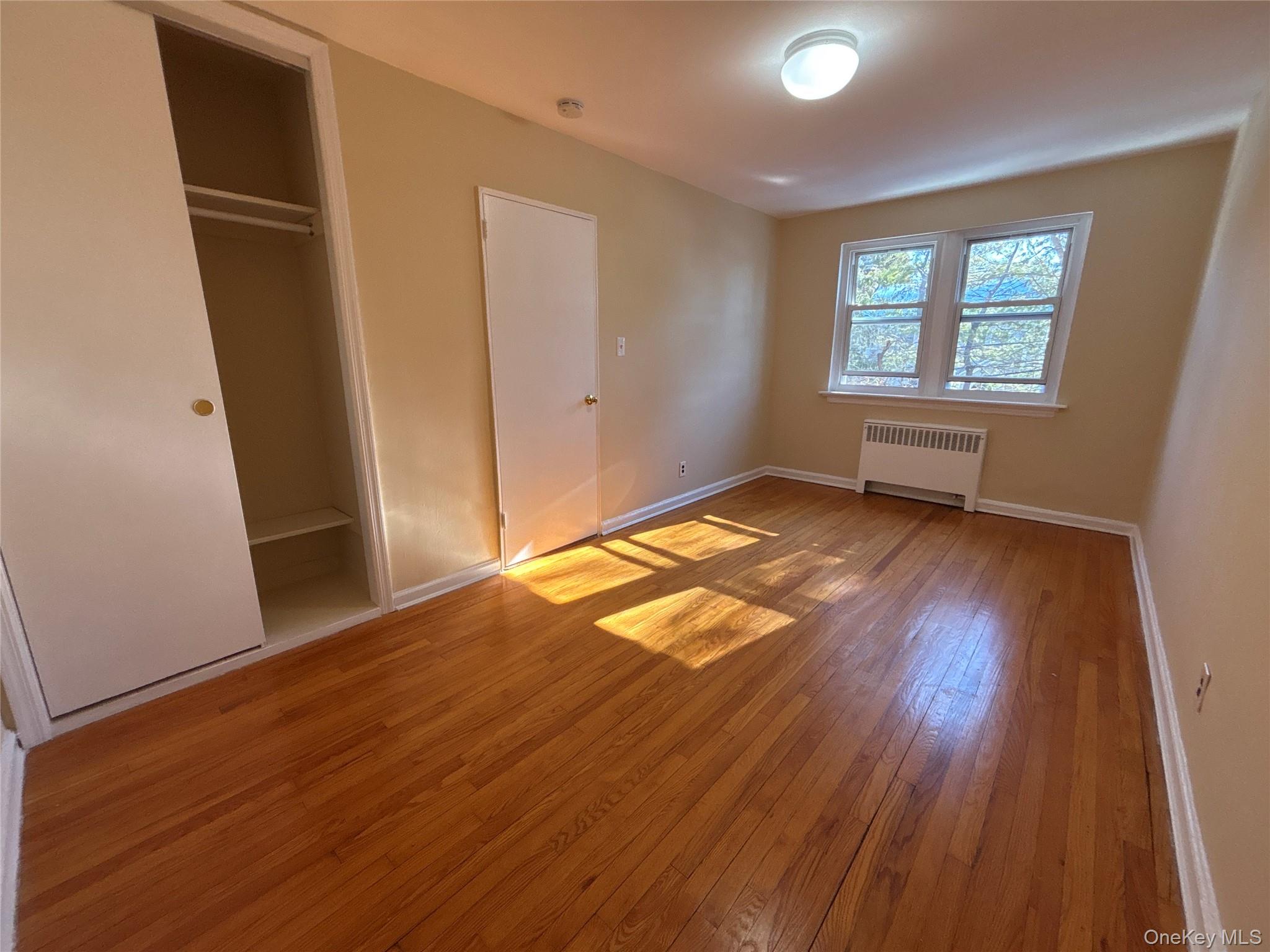 #12 photo, 25 Dolphin Green, नासाउ काउंटी Port Washington , NY 11050