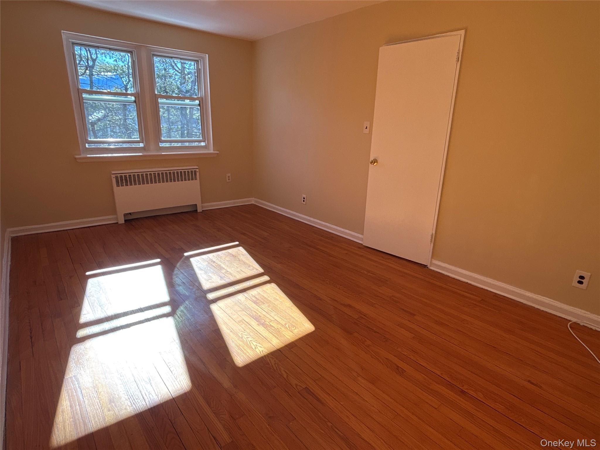 #14 photo, 25 Dolphin Green, नासाउ काउंटी Port Washington , NY 11050