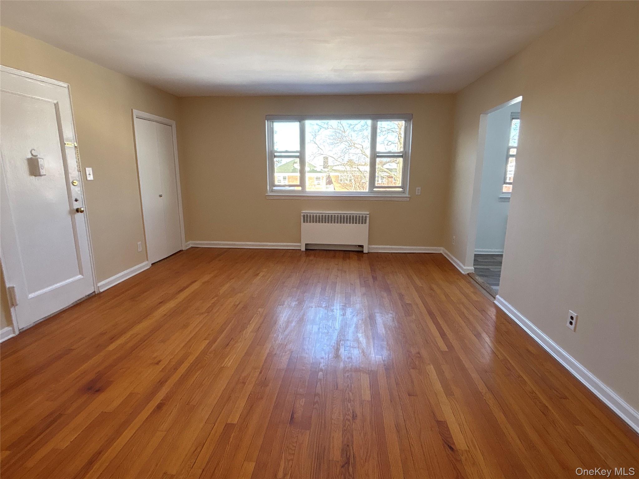 #15 photo, 25 Dolphin Green, नासाउ काउंटी Port Washington , NY 11050