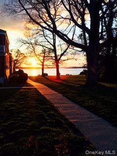 #18 photo, 25 Dolphin Green, नासाउ काउंटी Port Washington , NY 11050