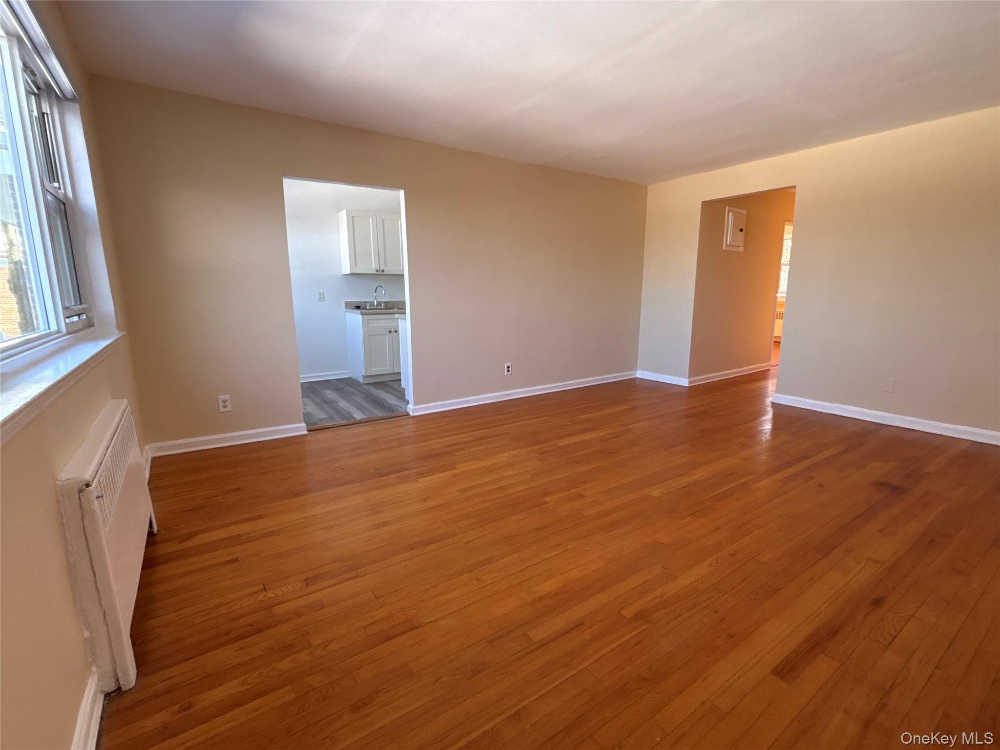 #4 photo, 25 Dolphin Green, नासाउ काउंटी Port Washington , NY 11050