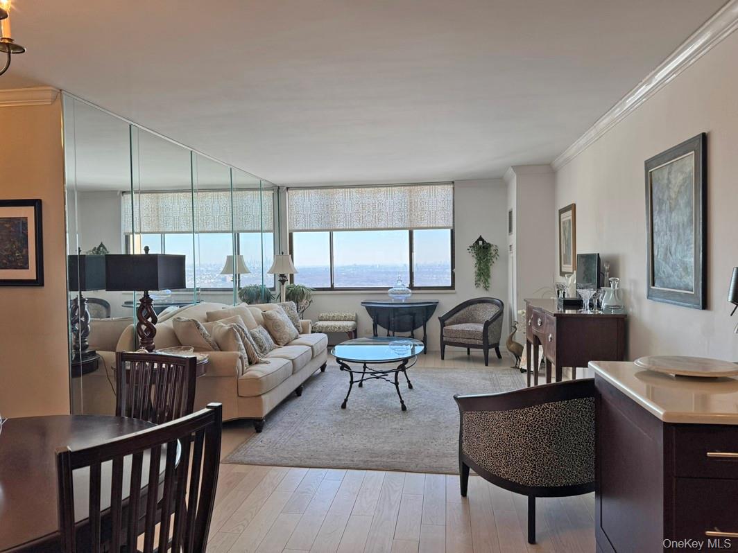 #2 photo, 26910 Grand Central Parkway, Куинс ‖ Floral Park , NY 11005