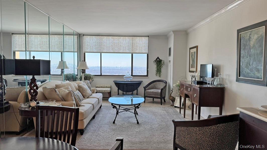 #4 photo, 26910 Grand Central Parkway, Куинс ‖ Floral Park , NY 11005