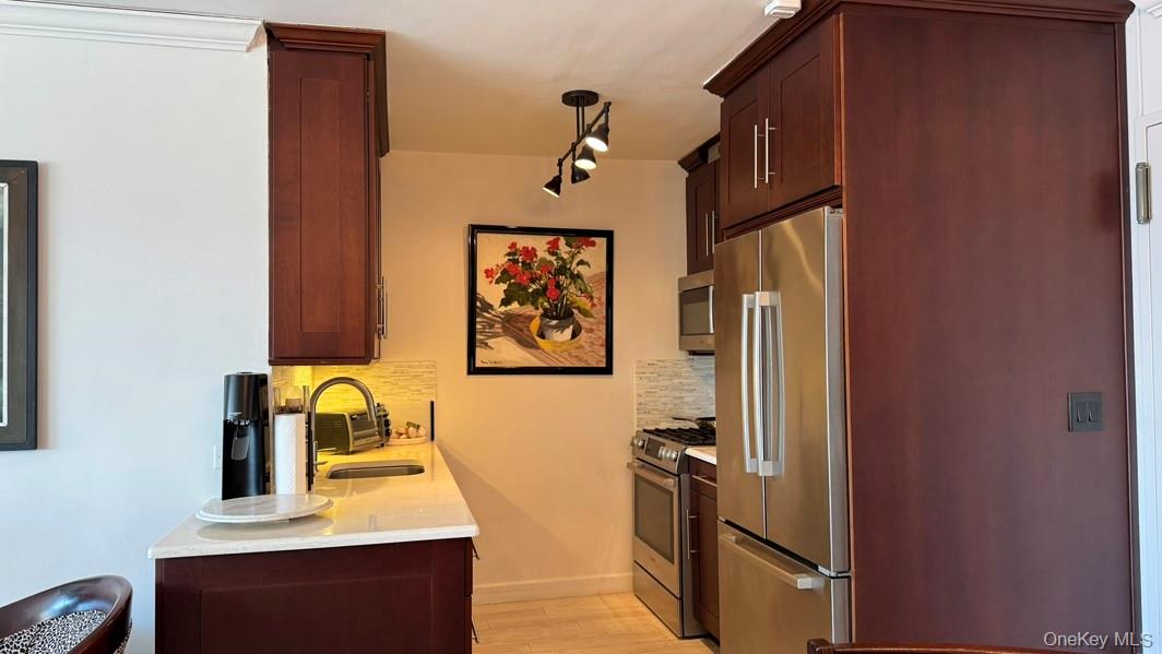 #6 photo, 26910 Grand Central Parkway, Куинс ‖ Floral Park , NY 11005