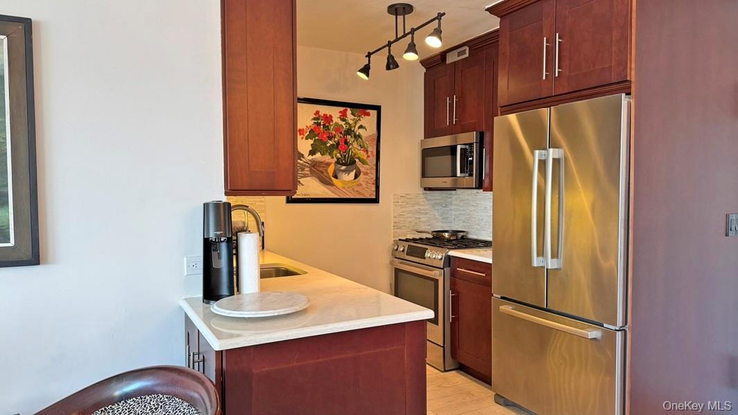 #7 photo, 26910 Grand Central Parkway, Куинс ‖ Floral Park , NY 11005