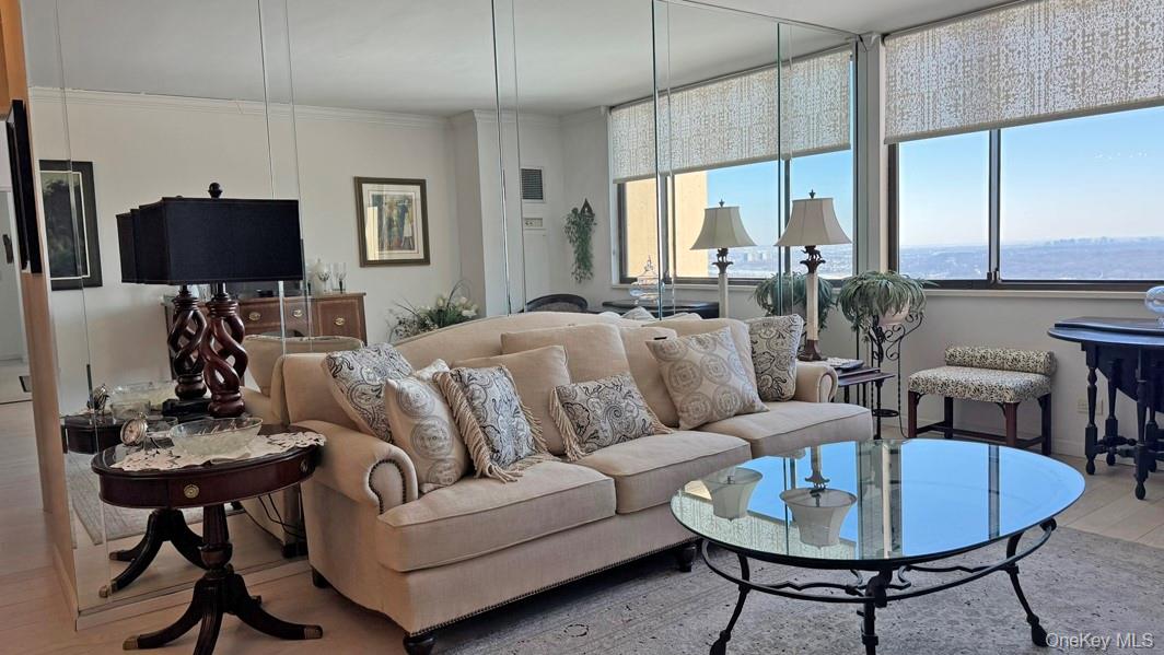 #8 photo, 26910 Grand Central Parkway, Куинс ‖ Floral Park , NY 11005