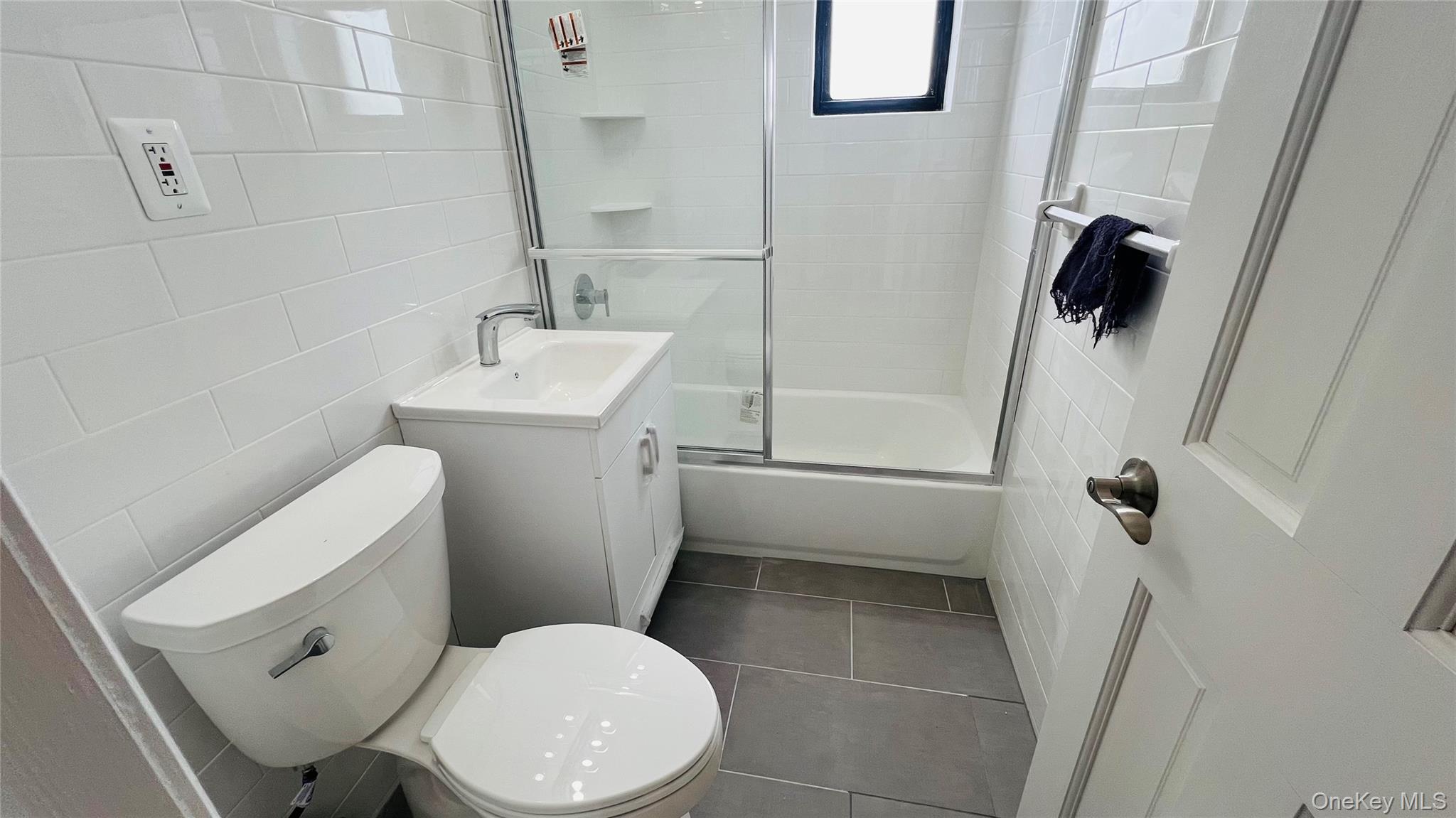 #4 photo, 6105 39th Avenue, Woodside , NY 11377