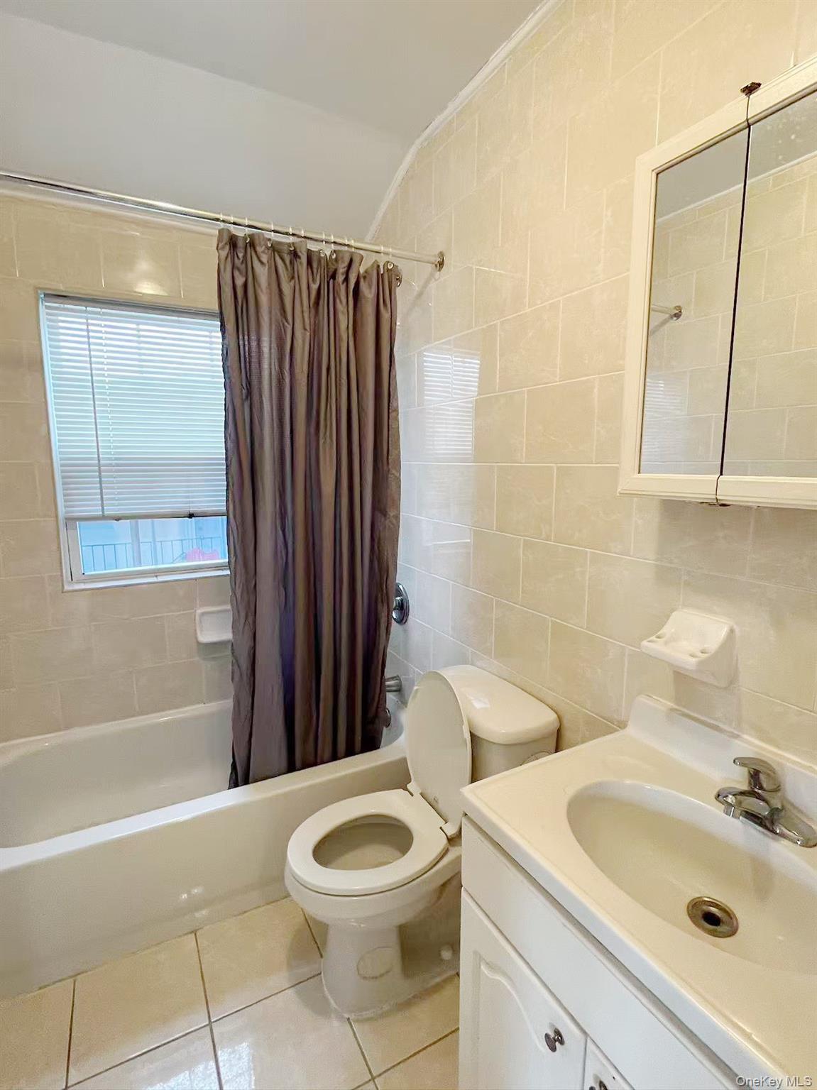 #4 photo, 248-03 Depew Avenue, Little Neck , NY 11363