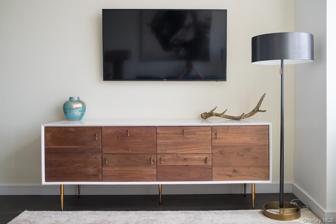 #10 photo, 1 Third, 롱 아일랜드 Mineola , NY 11501