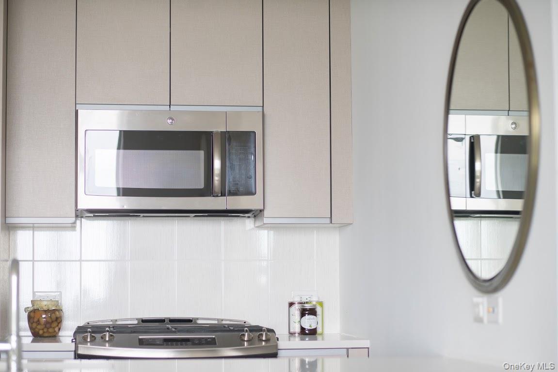 #8 photo, 1 Third, 롱 아일랜드 Mineola , NY 11501