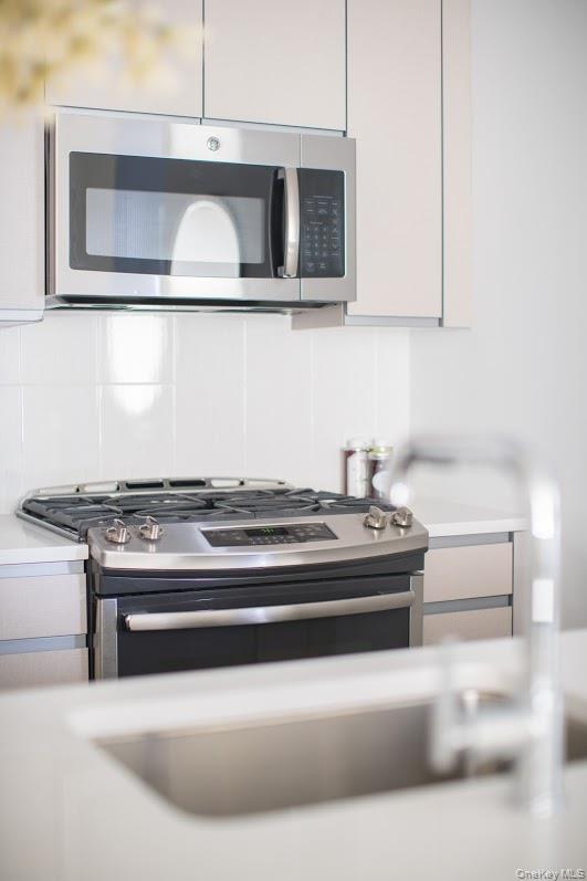 #9 photo, 1 Third, 롱 아일랜드 Mineola , NY 11501