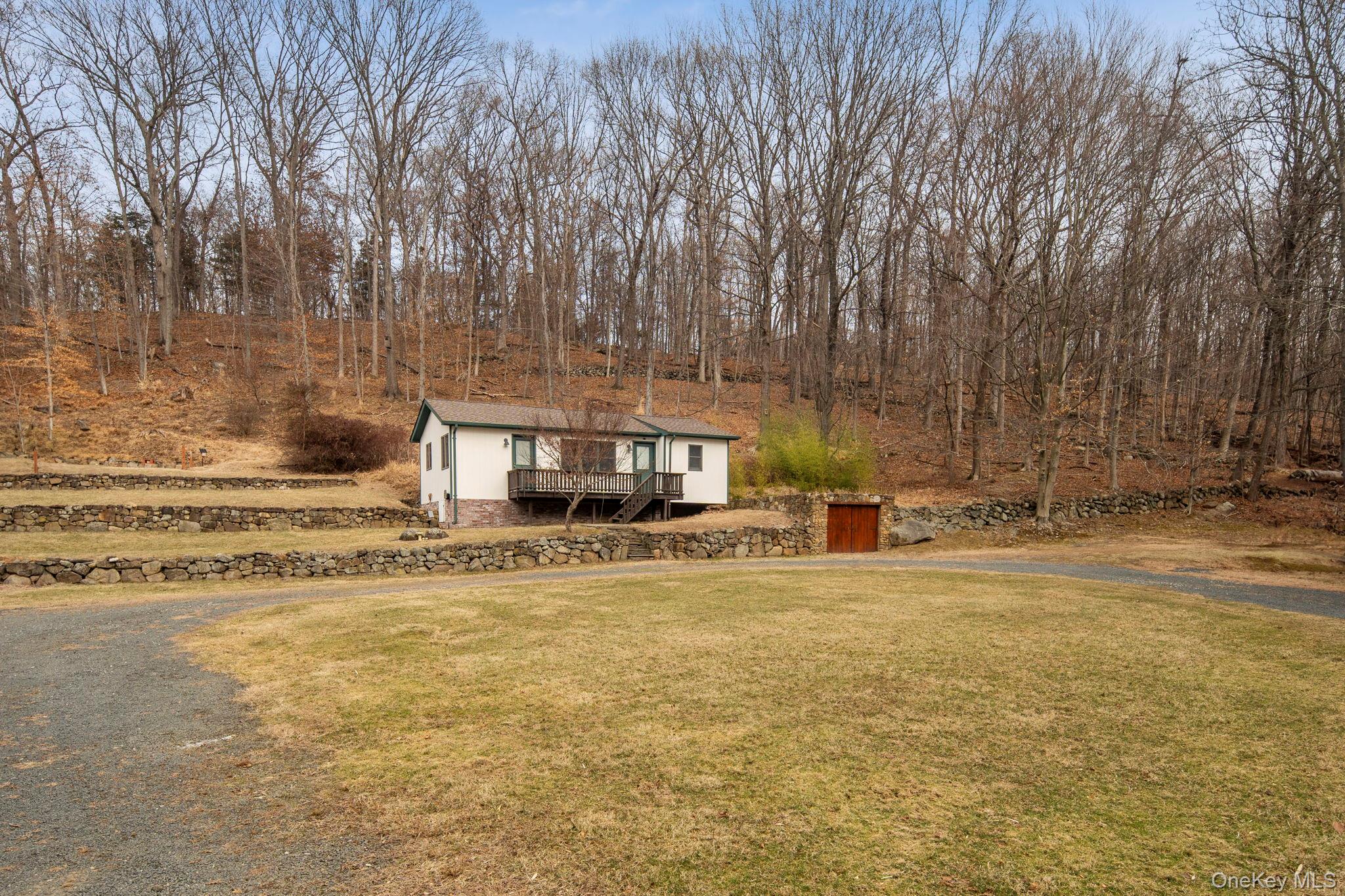 #1 photo, 689 South Mountain Road, New City , NY 10956