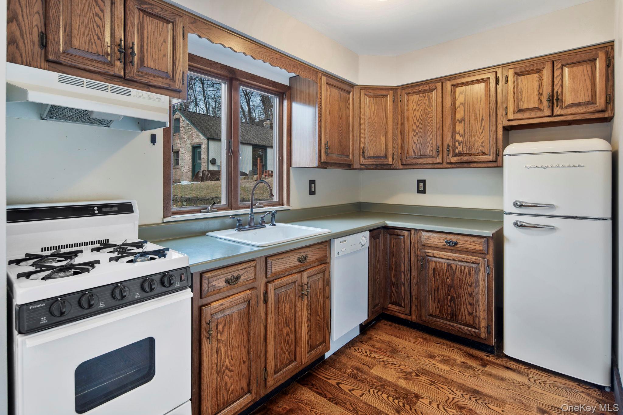 #11 photo, 689 South Mountain Road, New City , NY 10956