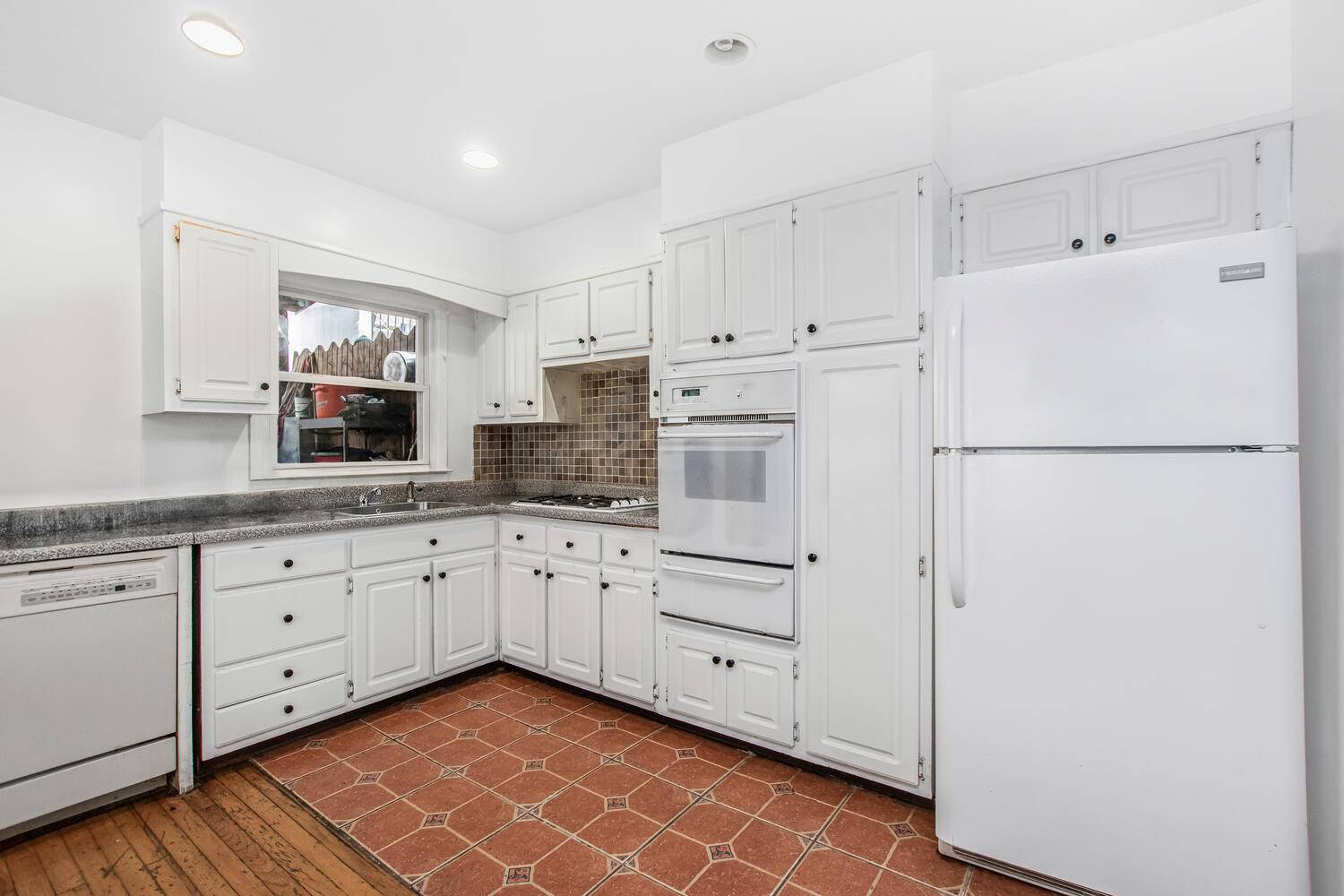 #4 photo, 187 Woodland Ave, 紐約州 Yonkers , NY 10703