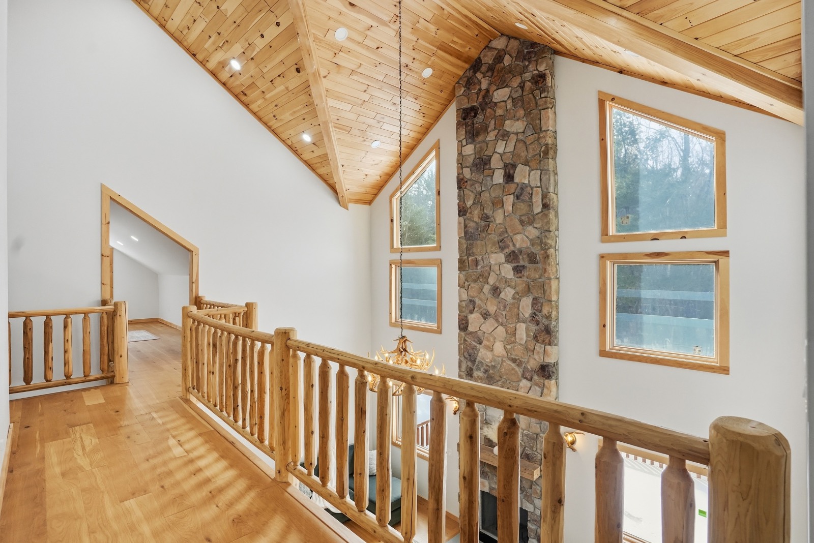 #35 photo, 204 Overlook Dr, Jewett , NY 12442