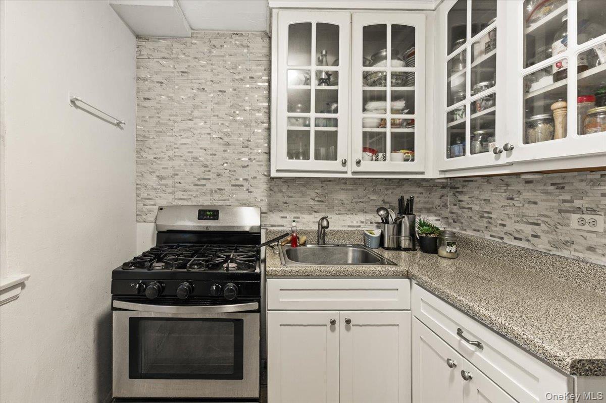 #13 photo, 204-15 Foothill Avenue, Hollis , NY 11423