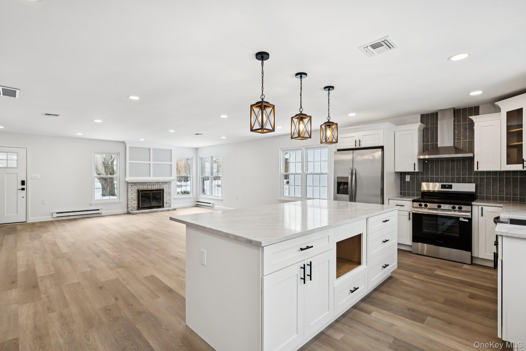 #17 photo, 304 Kingston Court, מחוז סאפוק Ridge , NY 11961