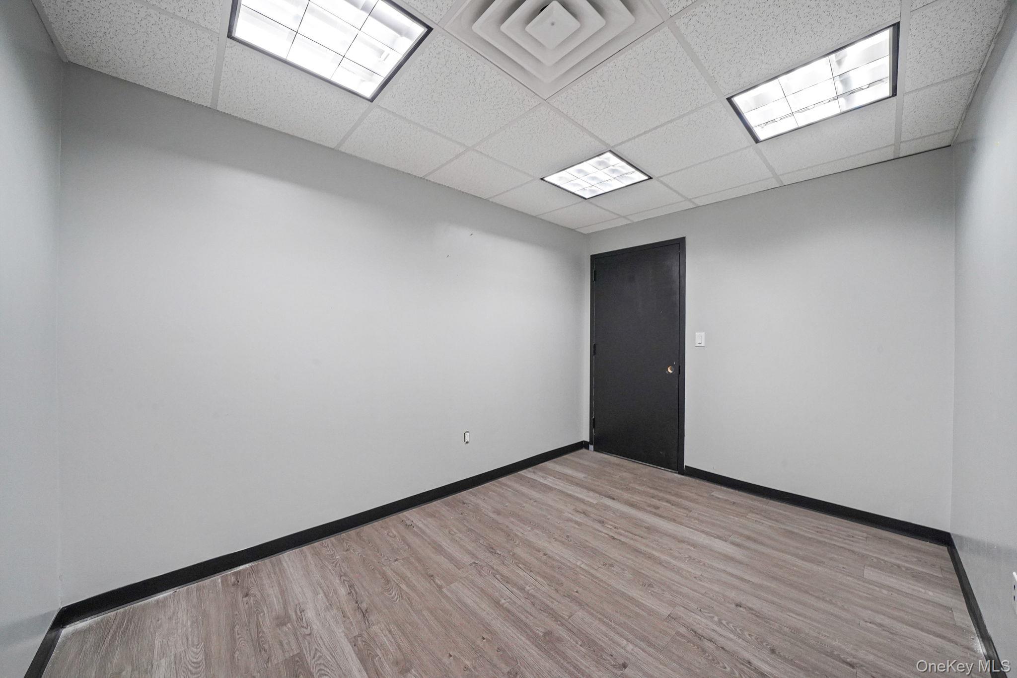 #11 photo, 1601 Arctic Avenue, सफ़ोक काउंटी Bohemia , NY 11716