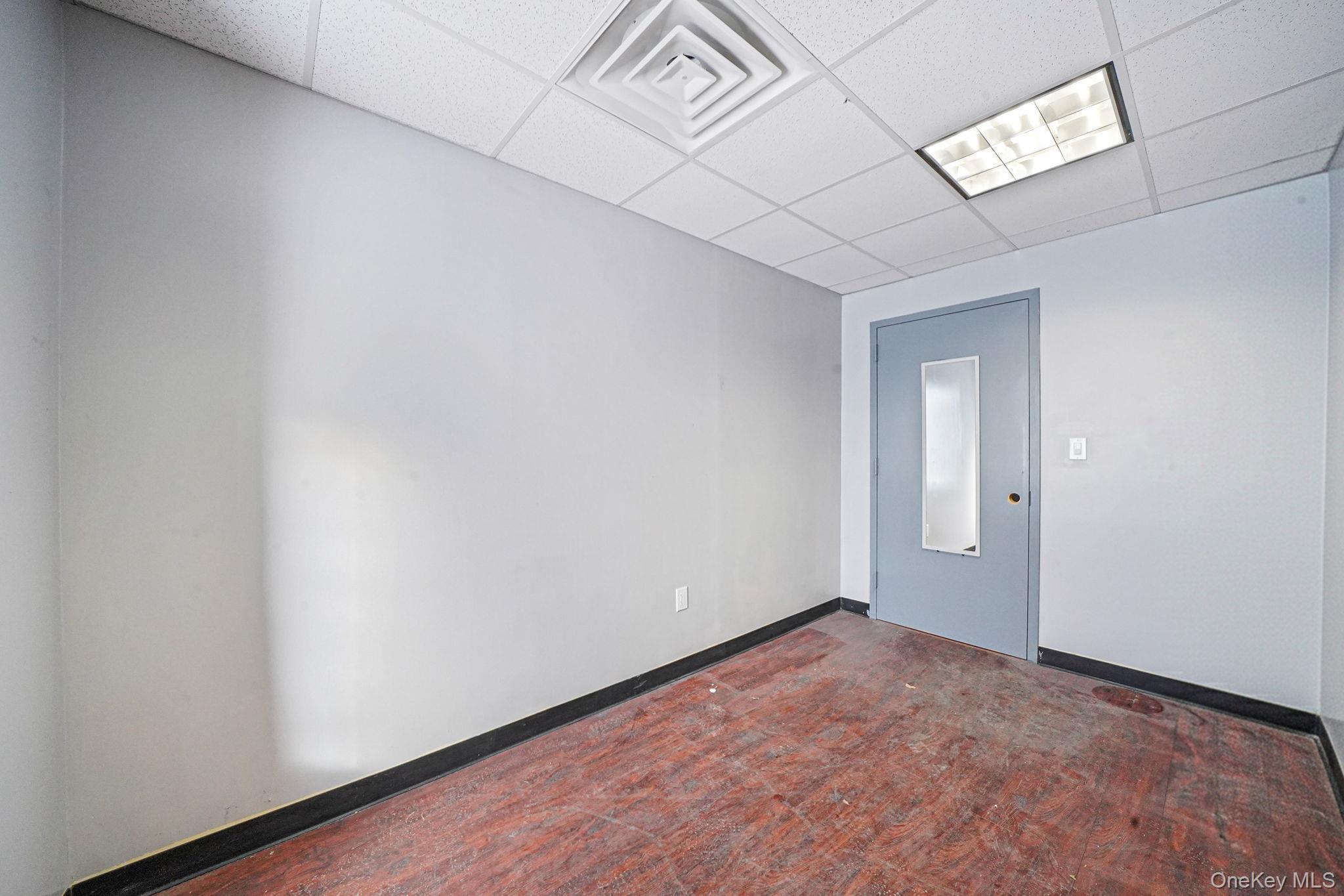 #13 photo, 1601 Arctic Avenue, सफ़ोक काउंटी Bohemia , NY 11716