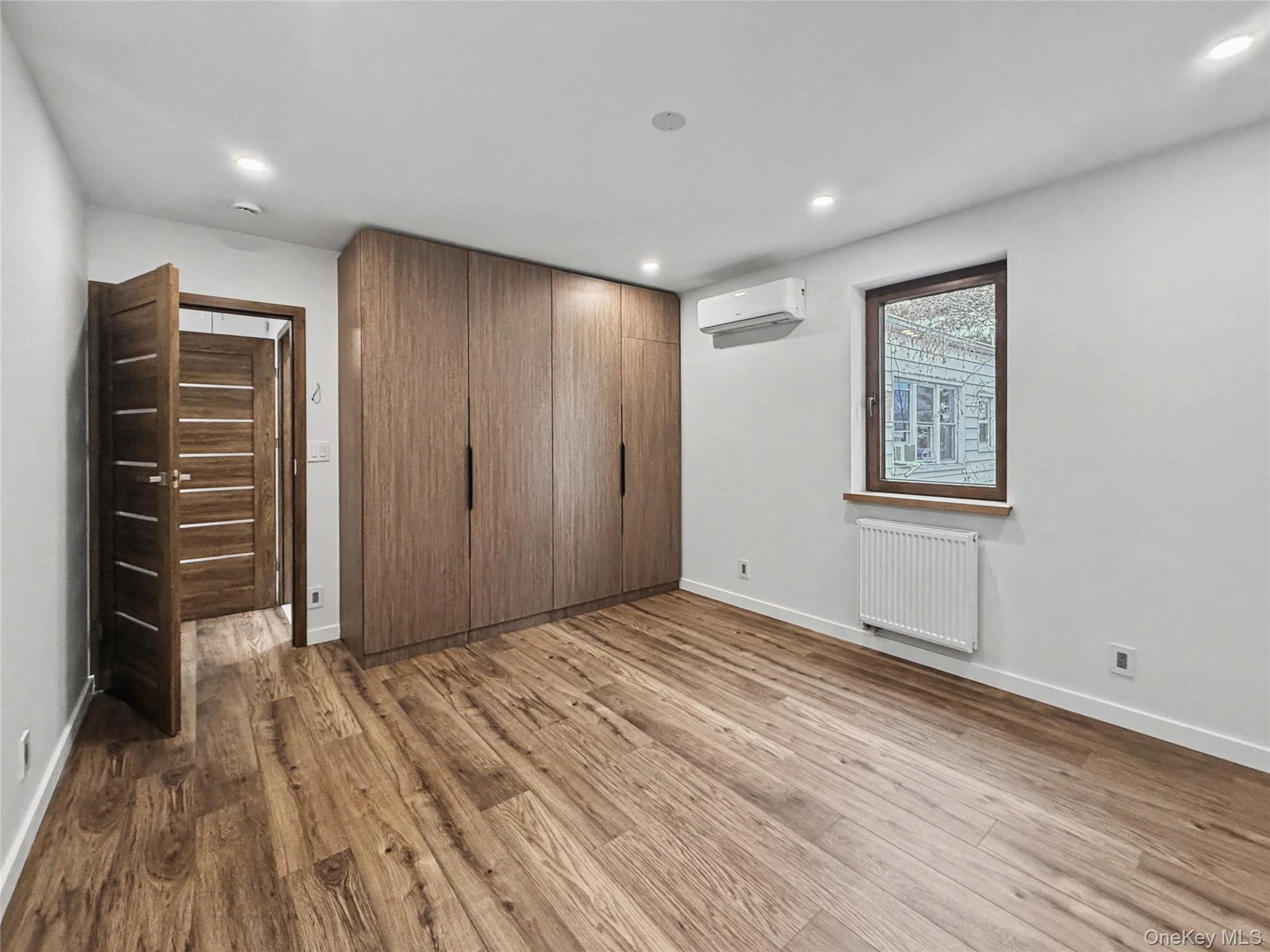 #7 photo, 7111 72nd Street, 뉴욕퀸즈 Glendale , NY 11385