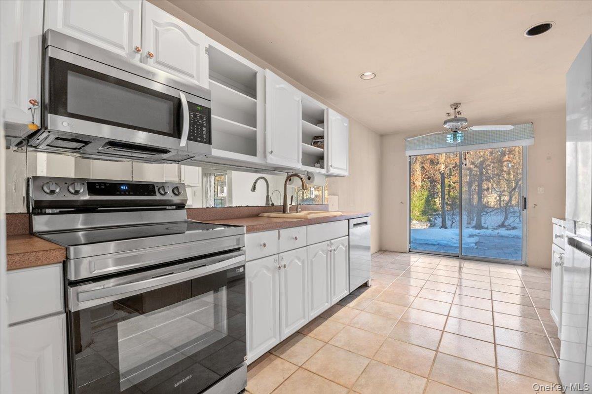 #15 photo, 205 Fairfield Drive, Holbrook , NY 11741