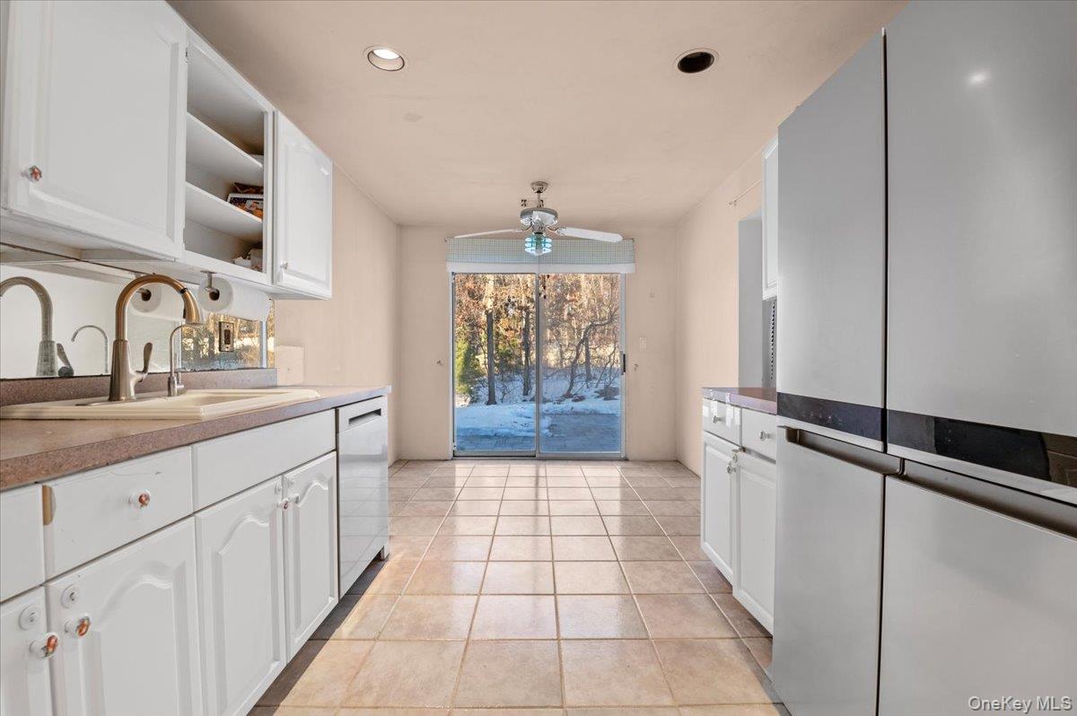 #16 photo, 205 Fairfield Drive, Holbrook , NY 11741