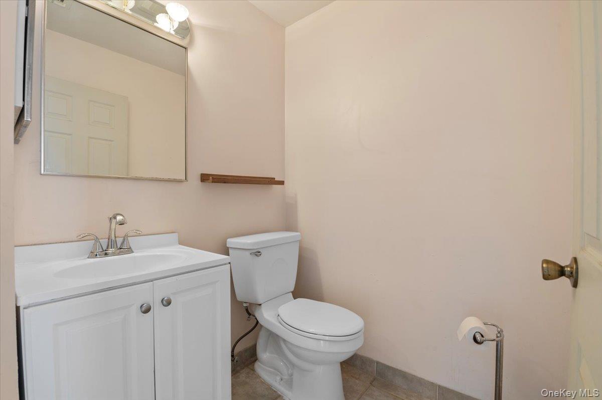 #19 photo, 205 Fairfield Drive, Holbrook , NY 11741