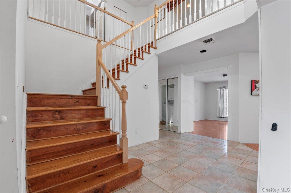 #7 photo, 205 Fairfield Drive, Holbrook , NY 11741