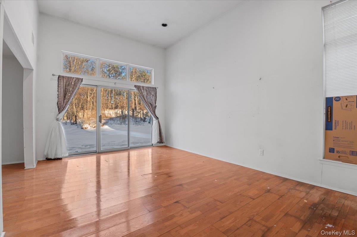 #8 photo, 205 Fairfield Drive, Holbrook , NY 11741