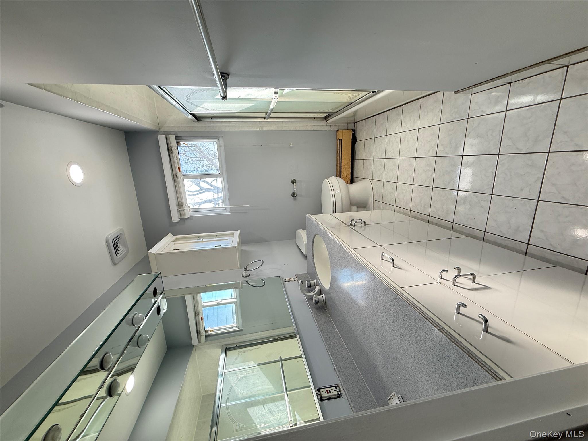 #12 photo, 1003 Steele Boulevard, Baldwin , NY 11510