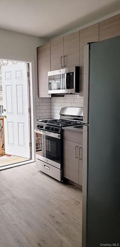 #4 photo, 1727 Van Buren Street, Bronx , NY 10460