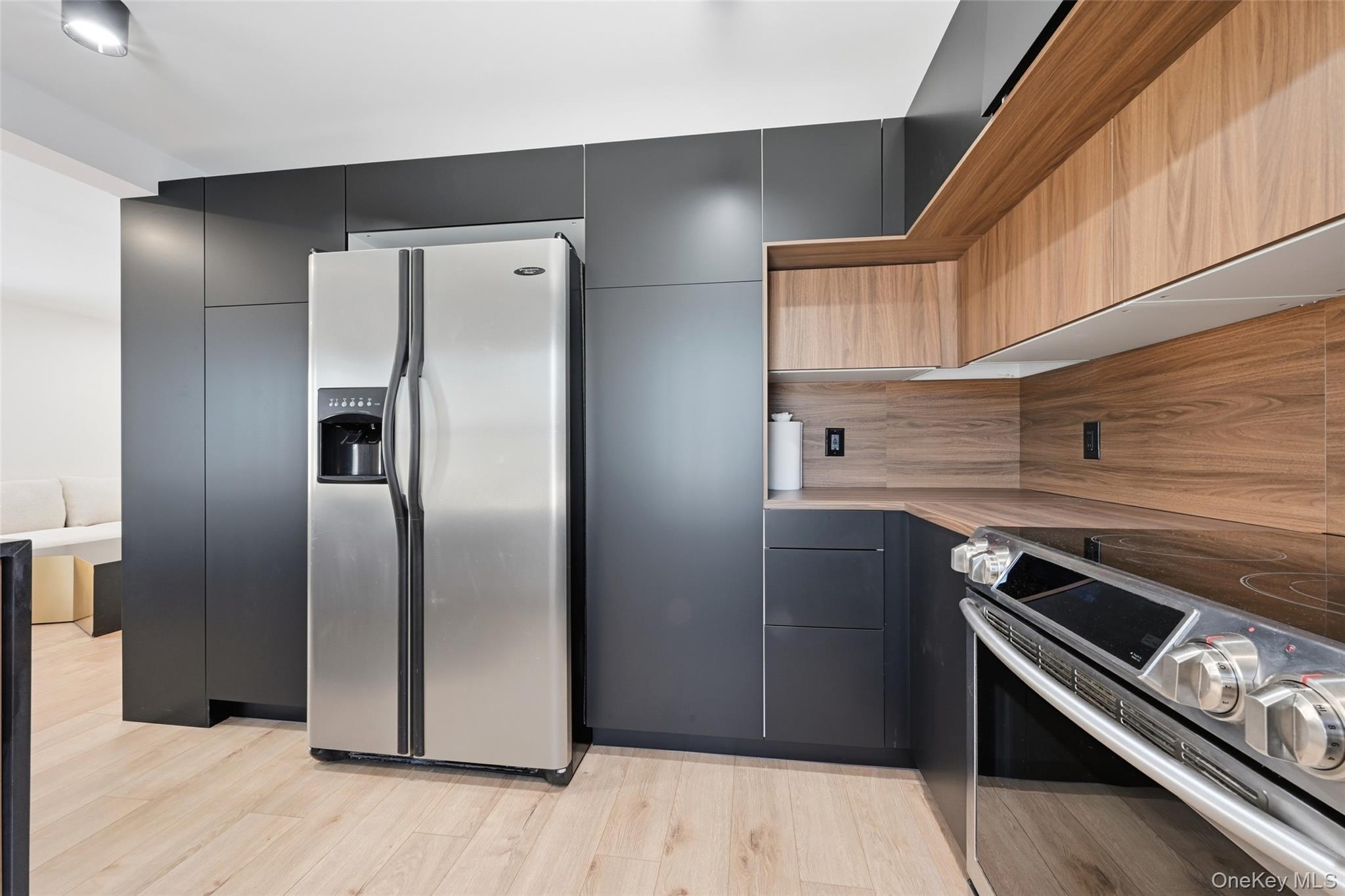 #12 photo, 923 E Main Street, 東長島 Riverhead , NY 11901