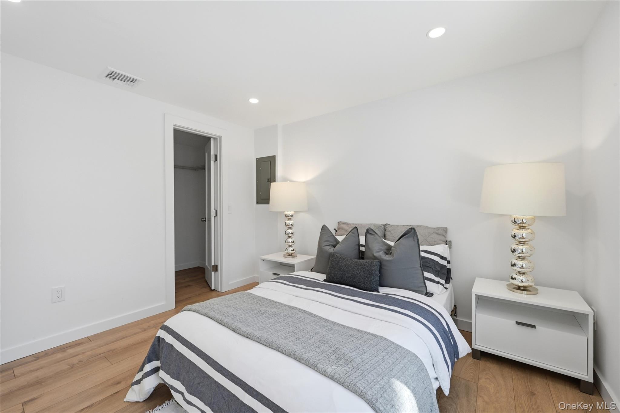 #15 photo, 923 E Main Street, 東長島 Riverhead , NY 11901