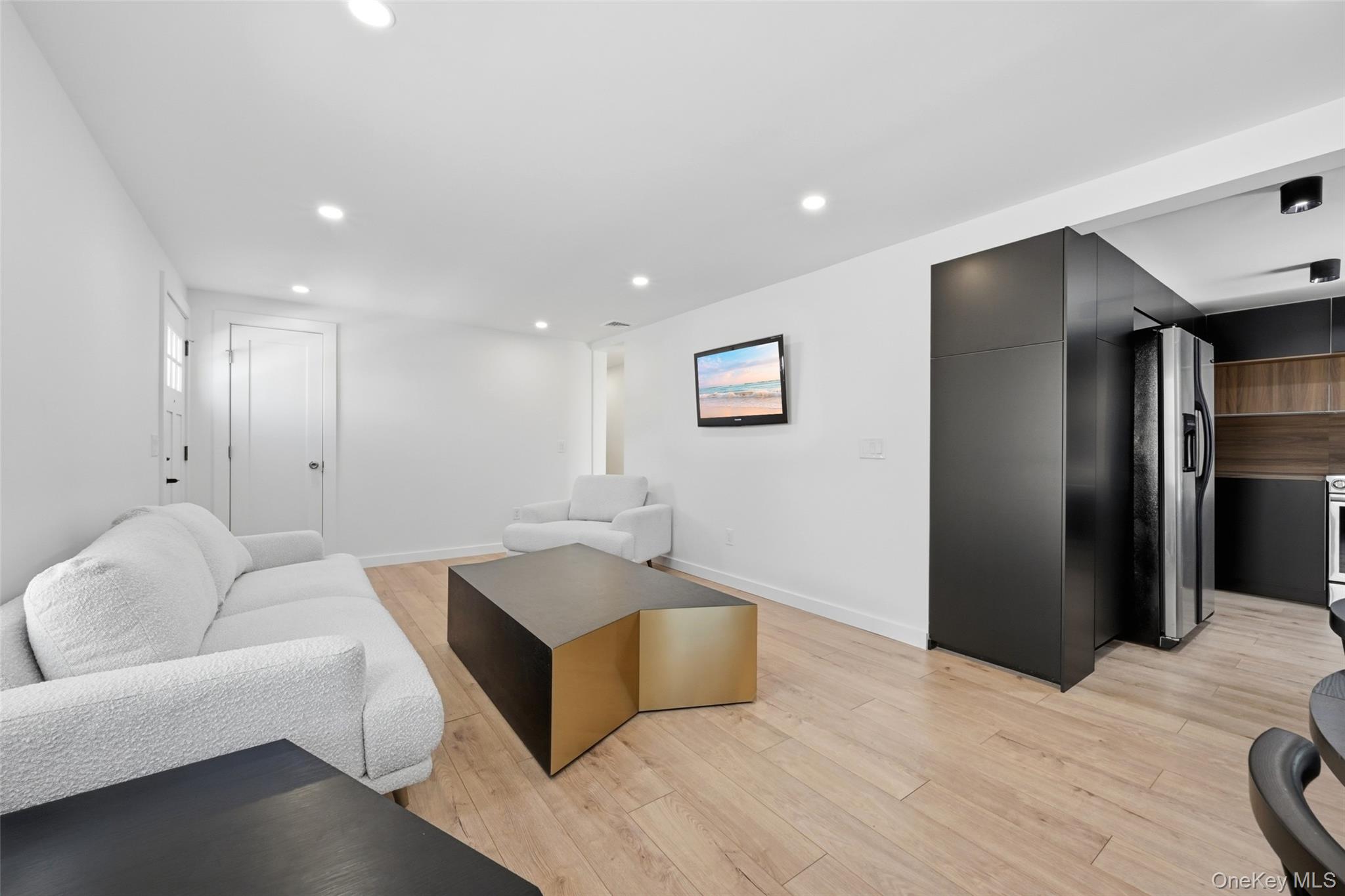 #7 photo, 923 E Main Street, 東長島 Riverhead , NY 11901