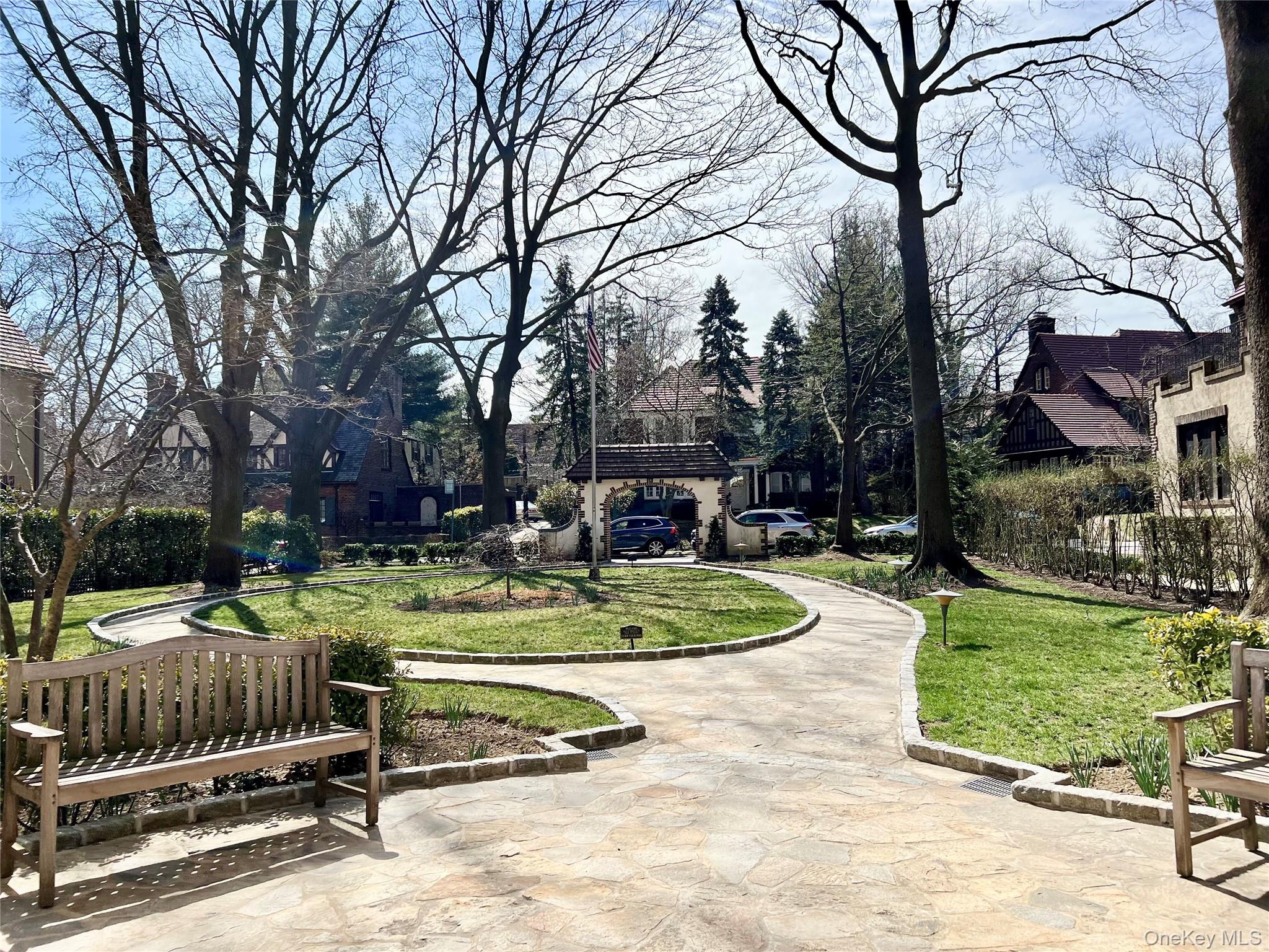 #3 photo, 10 Holder Place, Forest Hills , NY 11375