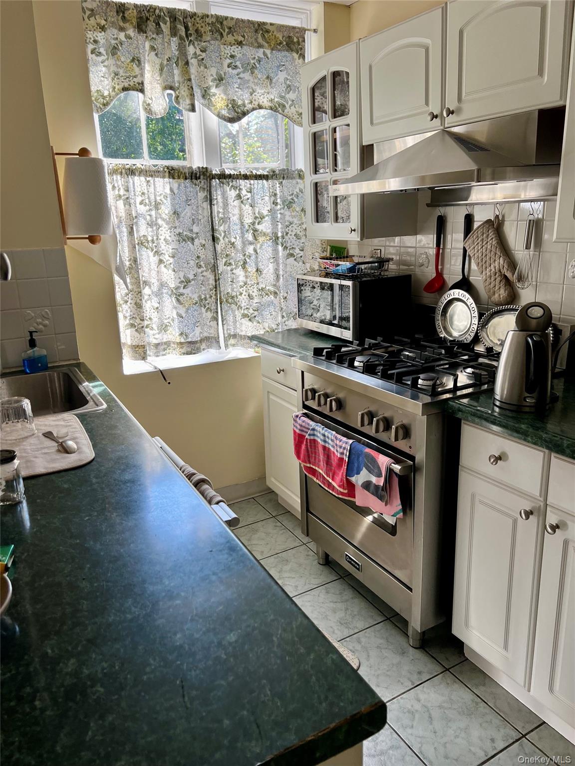 #9 photo, 10 Holder Place, Forest Hills , NY 11375